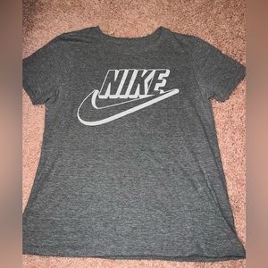 Women’s grey nike t shirt